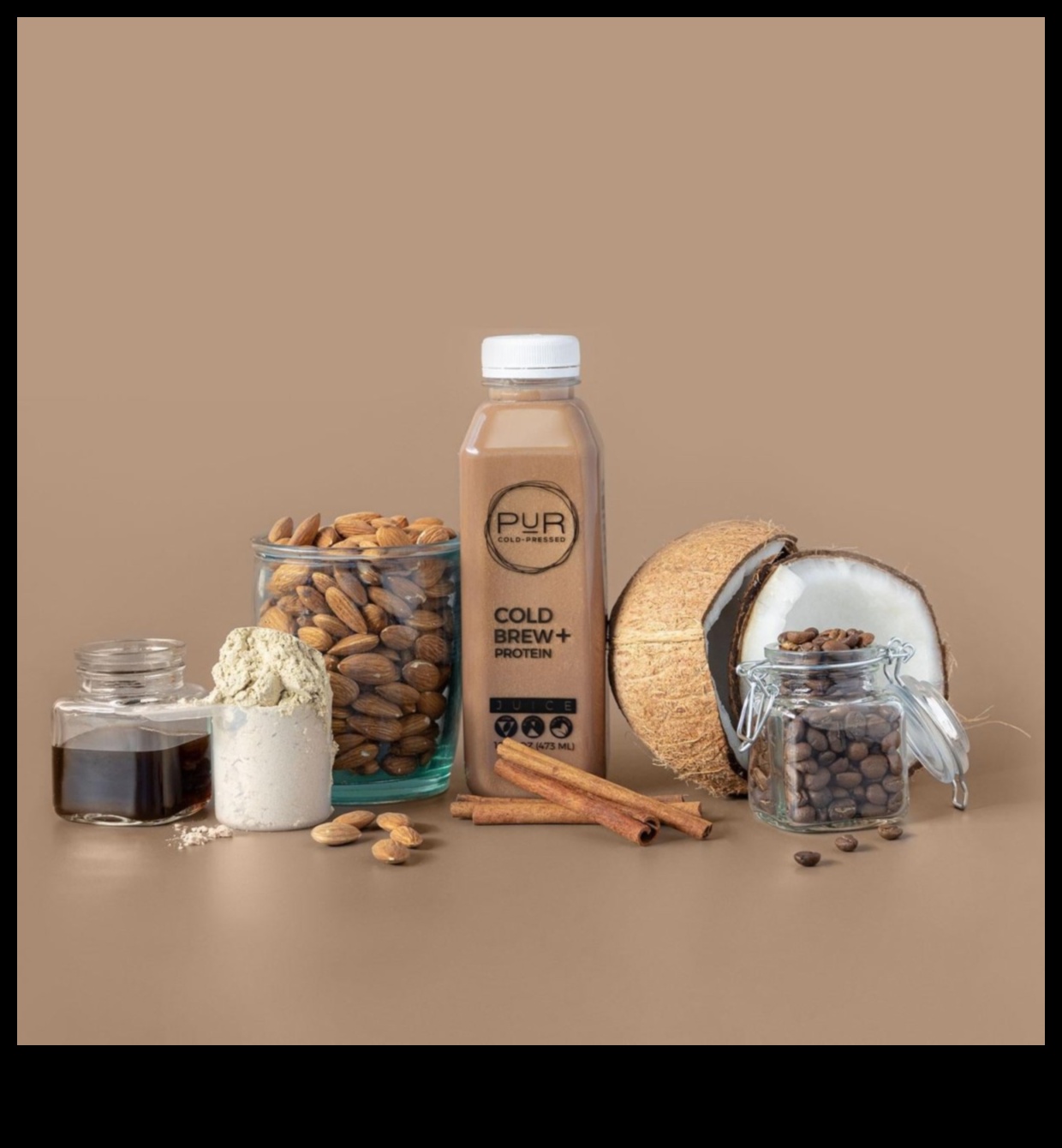 Mandeļu piena harmonija: izpētiet ar riekstiem piesātinātu eliksīru apburošās notis