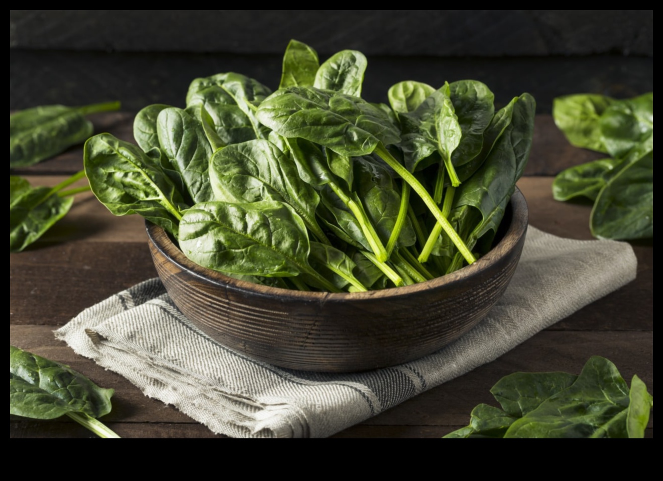 Spinātu sajūta: lapu zaļumu uzturvērtības izmantošana