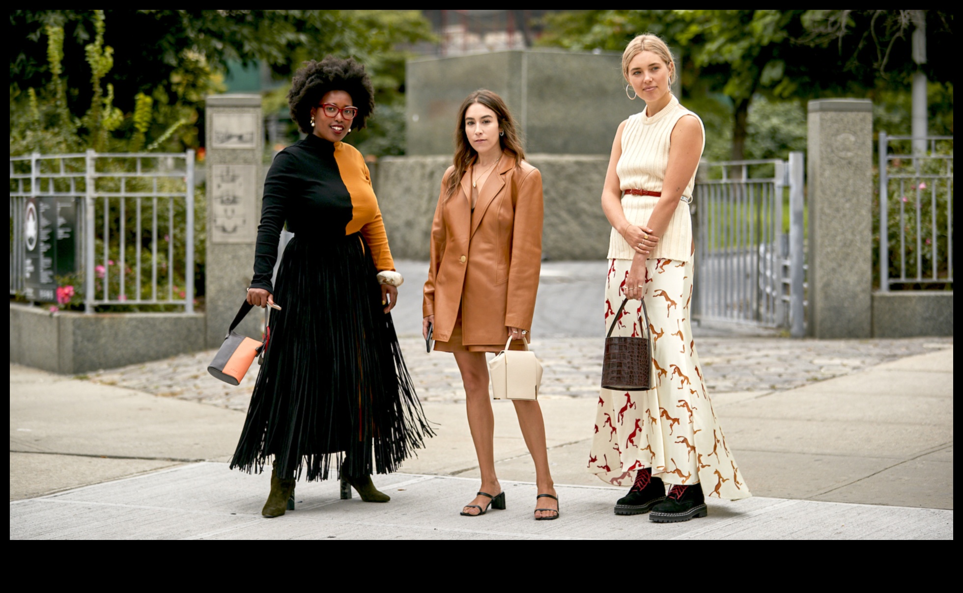 Minimālisma maģija: klasiski tērpi ar nepiespiestu šarmu