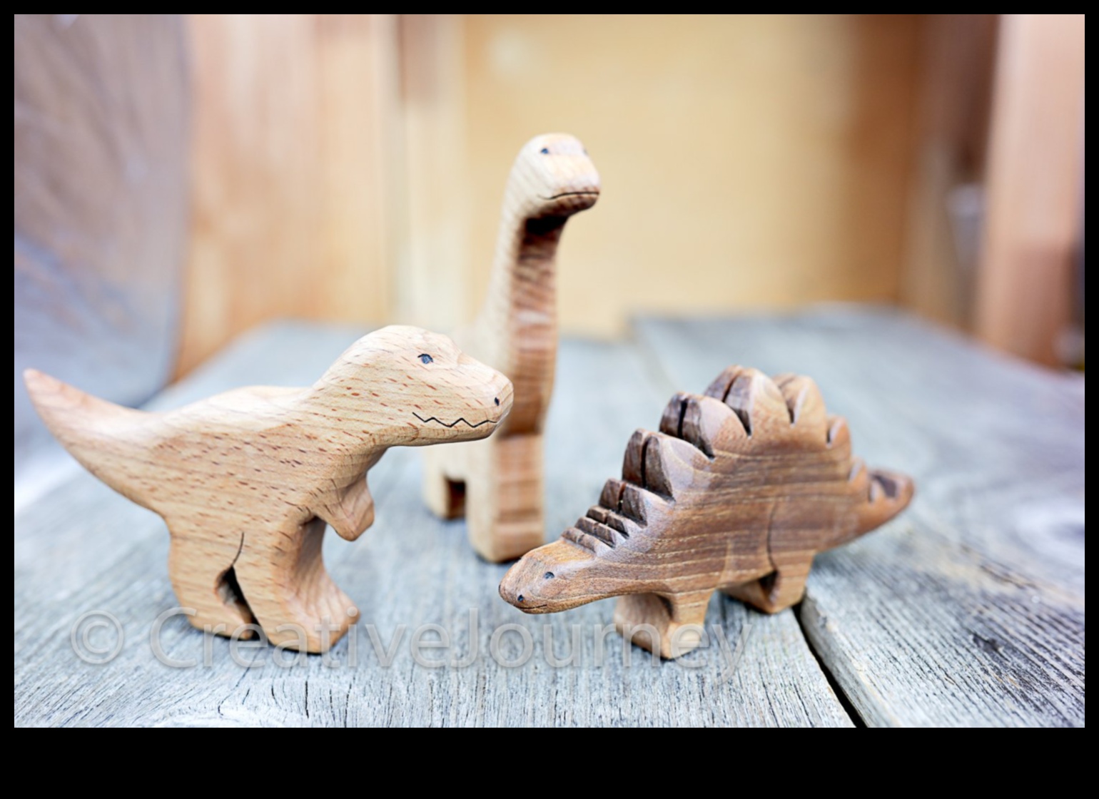 Izgrebšana: koka rotaļlietu izgatavošana rotaļīgiem priekiem