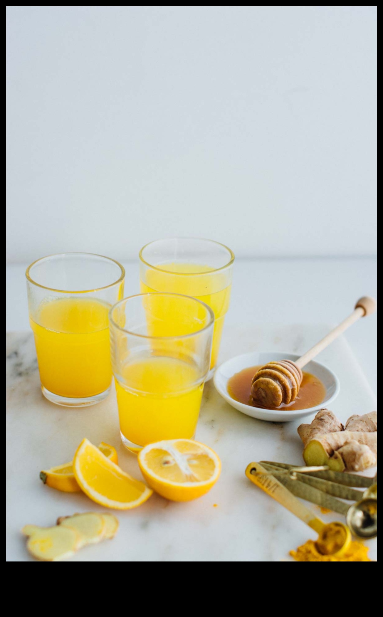 Torte un toniks The Buzz on Apple sidra etiķis veselībai 4 Tart un toniks: uzlabojiet savu labsajūtu ar ābolu sidra etiķa malkiem