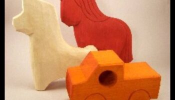 Izgrebšana: koka rotaļlietu izgatavošana rotaļīgiem priekiem