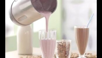 Mandeļu revolūcija: Atbrīvojiet savu radošumu riekstu piena veidošanā