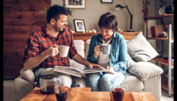 Uzmundrinoši mirkļi: uzlabojiet savu labsajūtu ar ingvera eliksīru